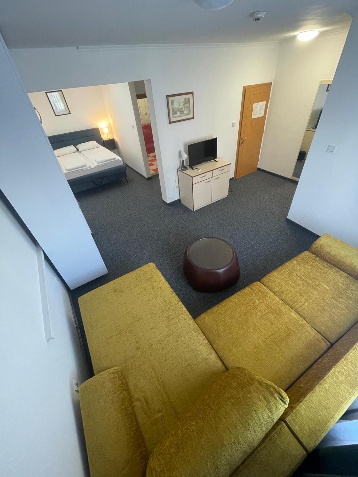 Hotel Ada - Otoka Sarajevo Bagian luar foto