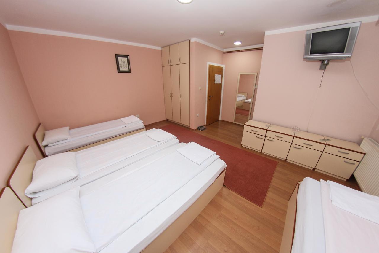 Hotel Ada - Otoka Sarajevo Bagian luar foto