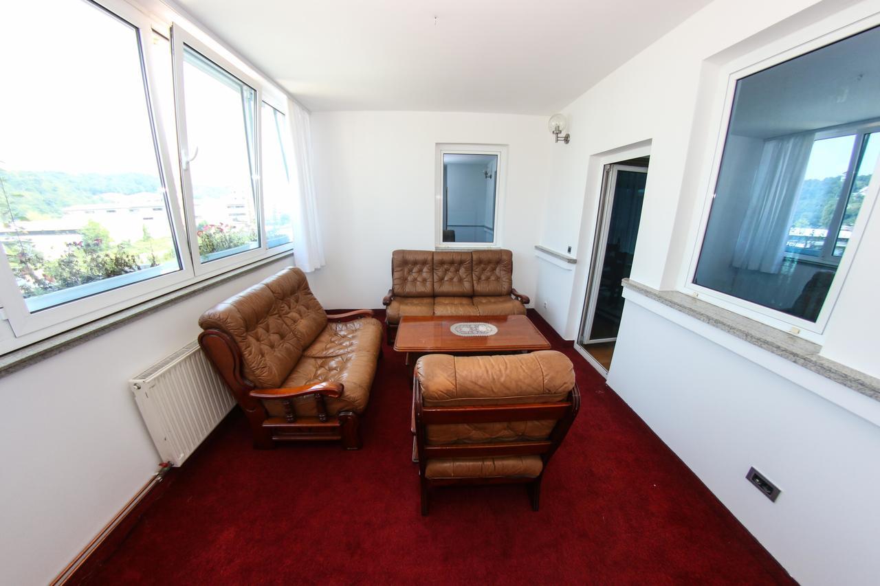 Hotel Ada - Otoka Sarajevo Bagian luar foto